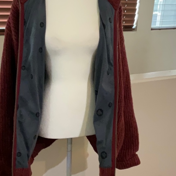 Thick lined wool zip upsweater - Picture 6 of 11